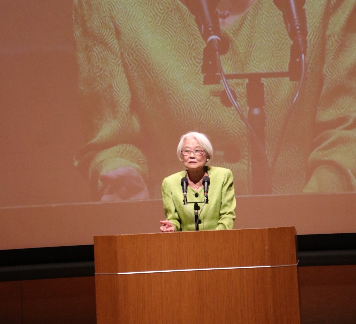 Opening greeting by Mme. HIRONAKA Wakako