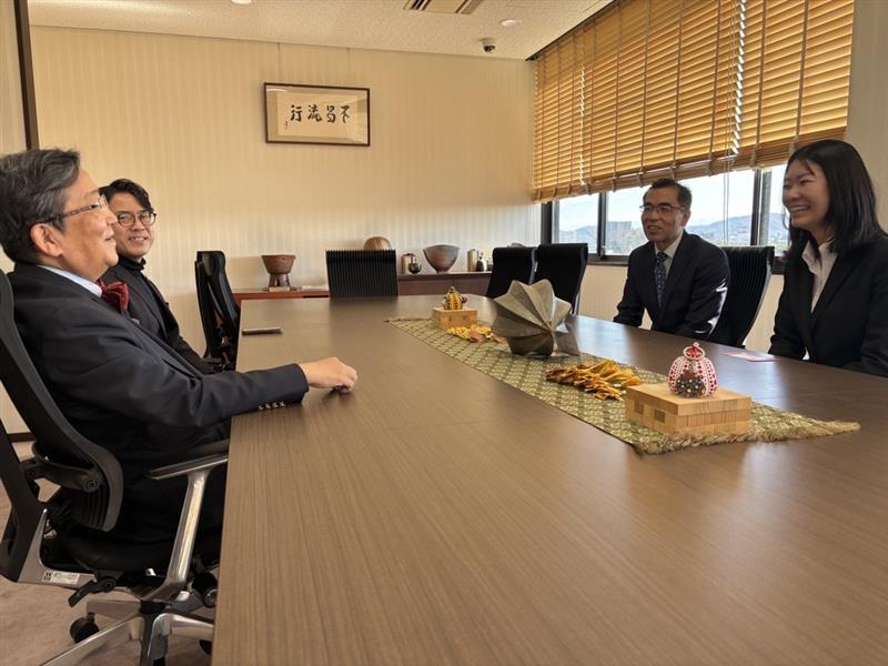 表敬訪問の様子